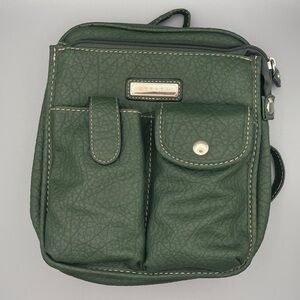 Strada Crossbody Bag Green Compartments Organized Pockets SummerTravel Purse